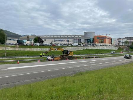 El Ayuntamiento inicia las obras del nuevo parque lineal y la nueva pasarela peatonal en la margen derecha de la autopista