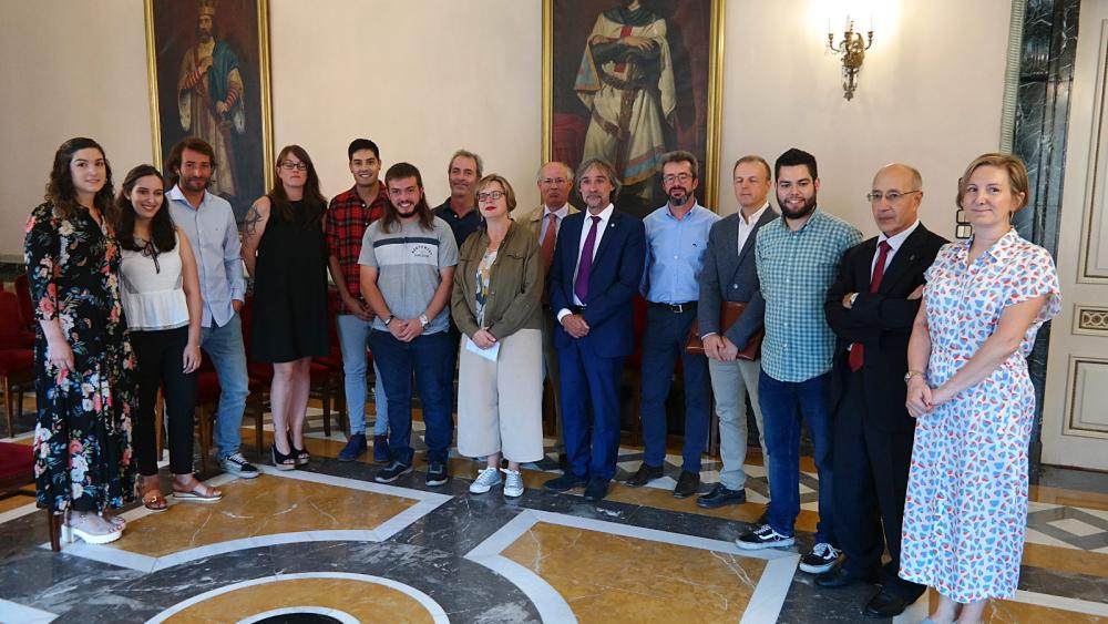 Imagen La Universidad de Oviedo y el Ayuntamiento lanzan una línea de ayudas para doctorados industriales en el marco del programa “Oviedo siembra talento”