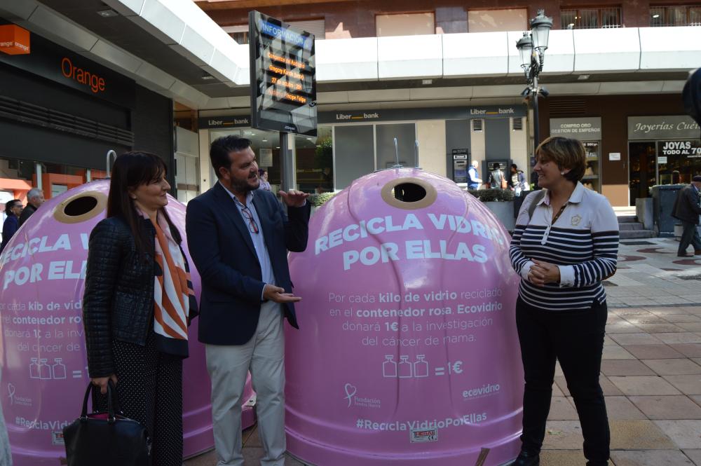 Imagen El Ayuntamiento de Oviedo y Ecovidrio presentan la campaña ‘Recicla Vidrio por ellas’ con motivo del Día Mundial del Cáncer de Mama
